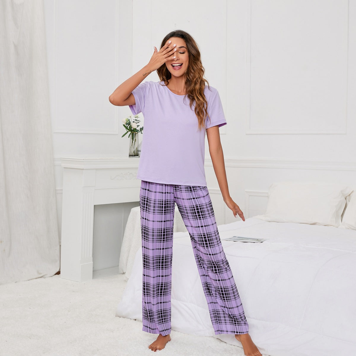 Solid Color Round Neck Printed Checks Women's Pajamas